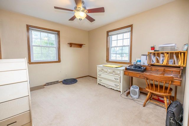 4211 Wilshire Lane, Janesville, WI 53546