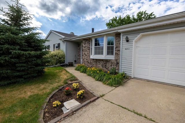 4211 Wilshire Lane, Janesville, WI 53546