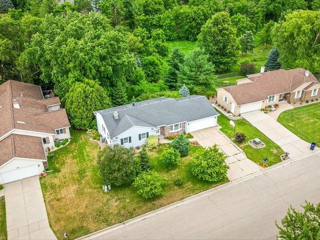 4211 Wilshire Lane, Janesville, WI 53546