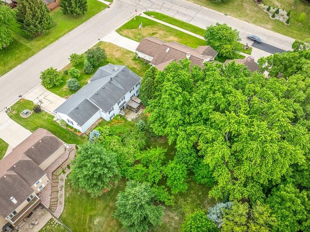4211 Wilshire Lane, Janesville, WI 53546