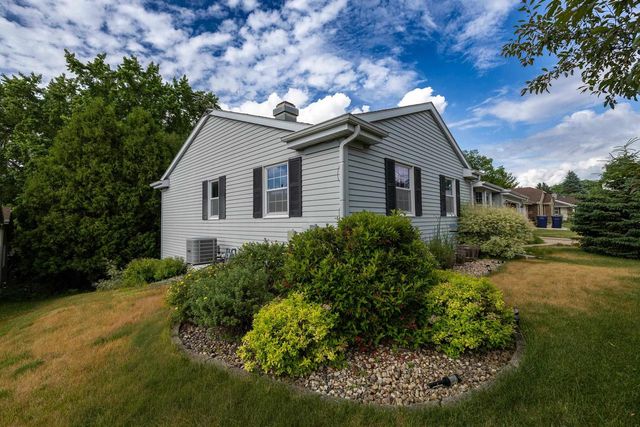 4211 Wilshire Lane, Janesville, WI 53546