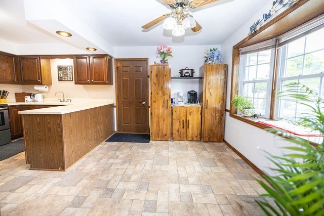 4211 Wilshire Lane, Janesville, WI 53546