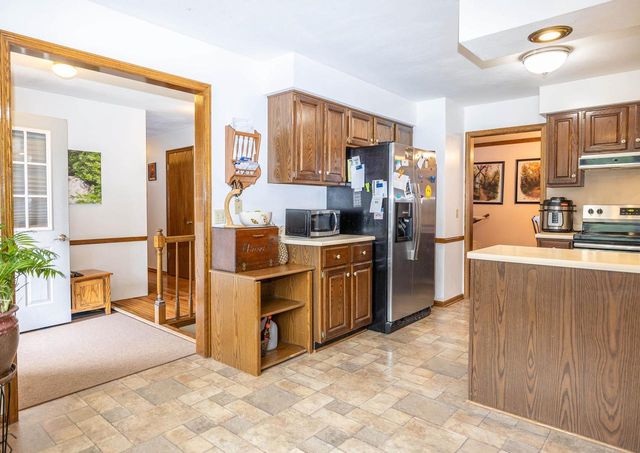 4211 Wilshire Lane, Janesville, WI 53546