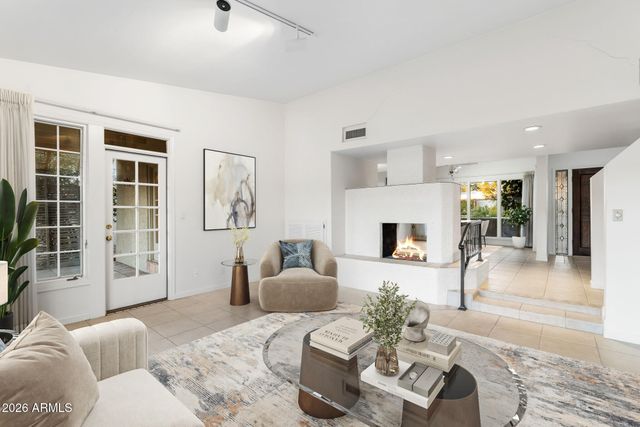 2501 E MONTEBELLO Avenue, Phoenix, AZ 85016