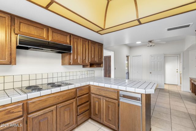 2501 E MONTEBELLO Avenue, Phoenix, AZ 85016