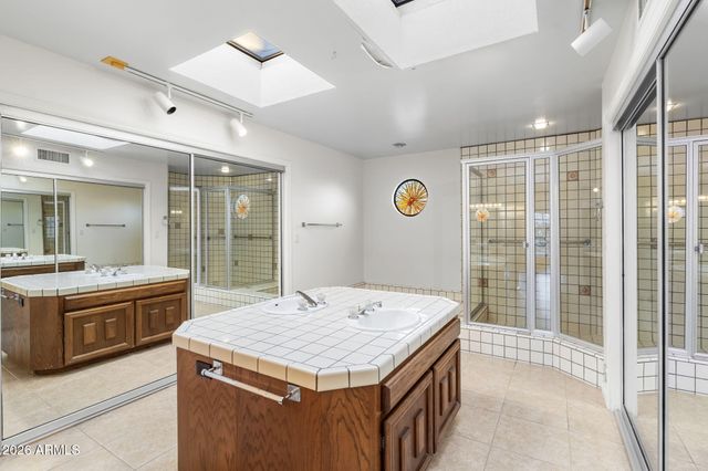 2501 E MONTEBELLO Avenue, Phoenix, AZ 85016