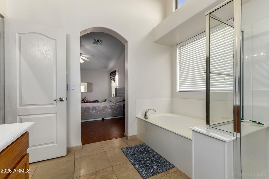 Image 14 of property listing at 3904 W Sandra Terrace, Phoenix, AZ 85053