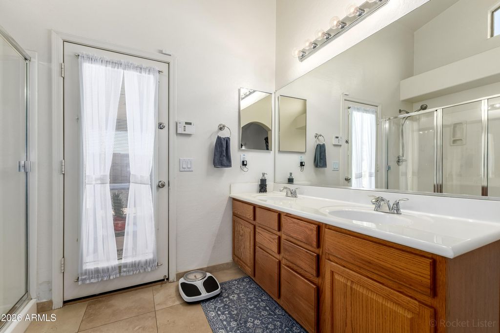 Image 15 of property listing at 3904 W Sandra Terrace, Phoenix, AZ 85053