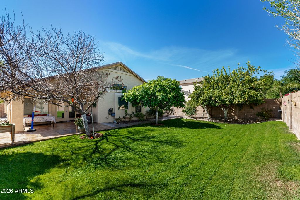 Image 23 of property listing at 3904 W Sandra Terrace, Phoenix, AZ 85053