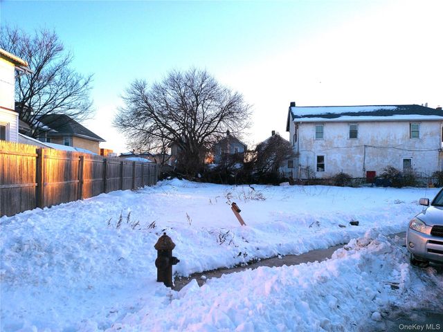 2261 Loretta Road, Far Rockaway, NY 11691