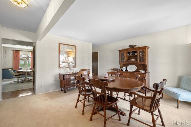 9263 Cinnabar Drive, St Louis, MO 63126