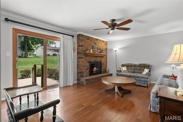 9263 Cinnabar Drive, St Louis, MO 63126