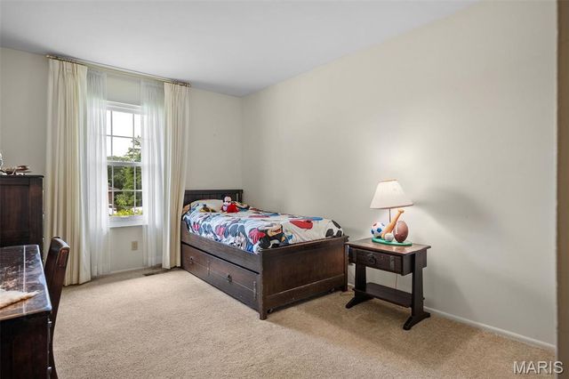 9263 Cinnabar Drive, St Louis, MO 63126