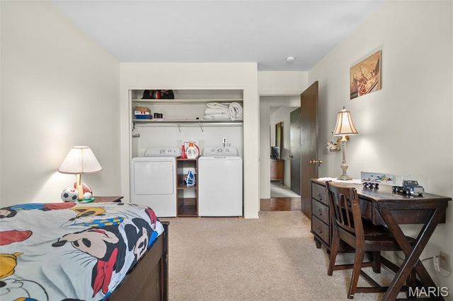 9263 Cinnabar Drive, St Louis, MO 63126