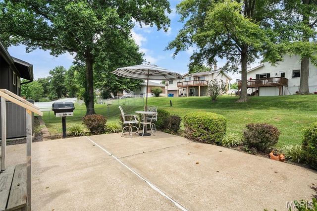 9263 Cinnabar Drive, St Louis, MO 63126