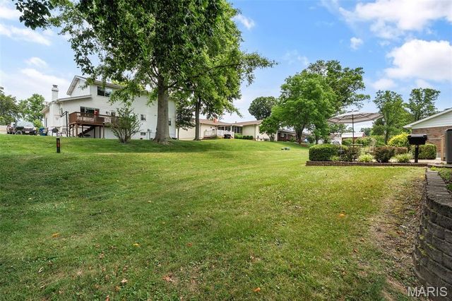 9263 Cinnabar Drive, St Louis, MO 63126