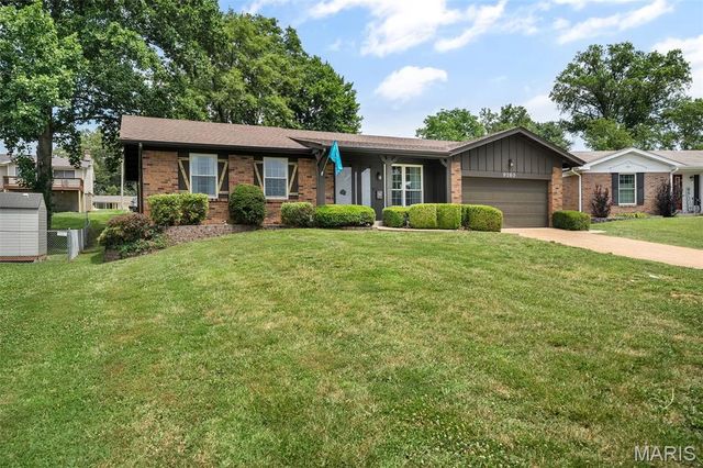 9263 Cinnabar Drive, St Louis, MO 63126