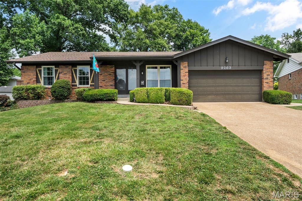 9263 Cinnabar Drive, St Louis, MO 63126