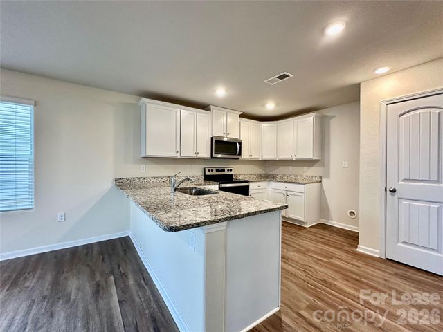 8128 Derby Woods Lane, Charlotte, NC 28214