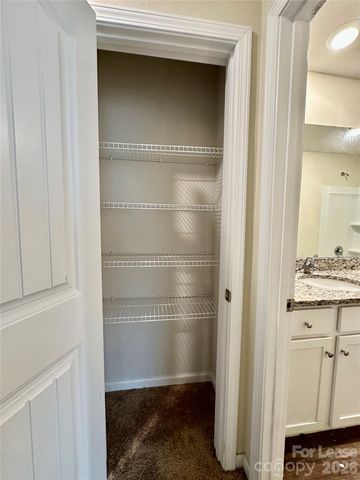 8128 Derby Woods Lane, Charlotte, NC 28214