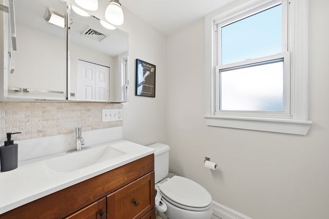160 White St 2, Belmont, MA 02478