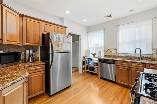 160 White St 2, Belmont, MA 02478