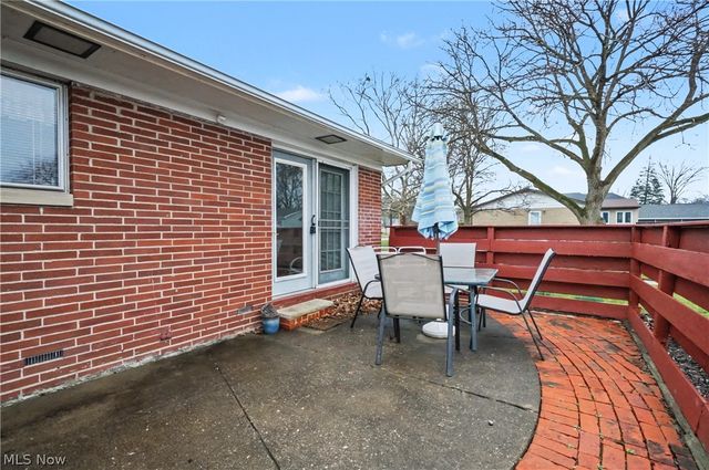 347 Beeler Drive, Berea, OH 44017