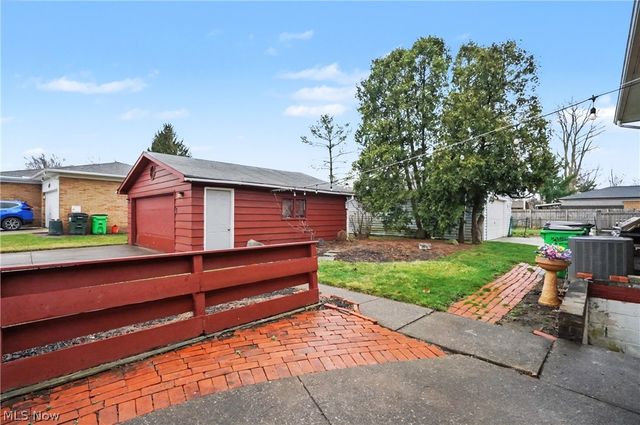 347 Beeler Drive, Berea, OH 44017