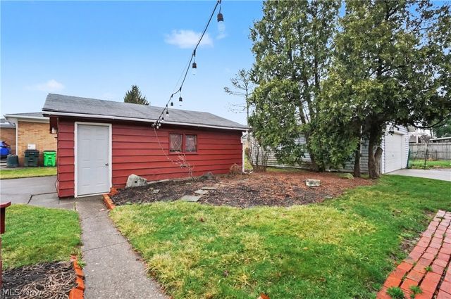 347 Beeler Drive, Berea, OH 44017