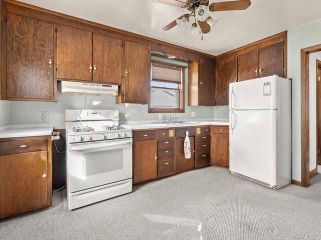 1128 N 17th STREET, Manitowoc, WI 54220