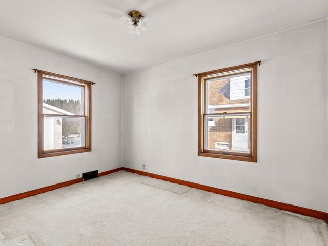 1128 N 17th STREET, Manitowoc, WI 54220