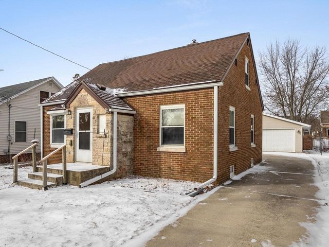 1128 N 17th STREET, Manitowoc, WI 54220