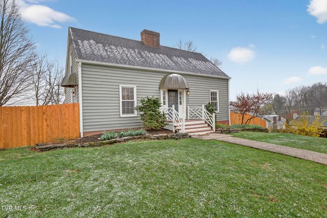 122 Stonewall Heights, Abingdon, VA 24210