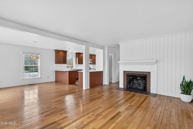 122 Stonewall Heights, Abingdon, VA 24210