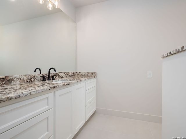 2 Dominion Vista, San Antonio, TX 78257