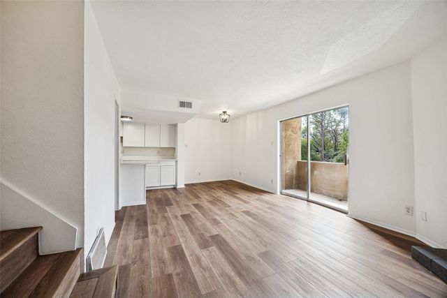 4044 Buena Vista Street 205, Dallas, TX 75204