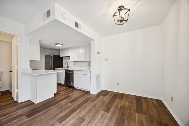 4044 Buena Vista Street 205, Dallas, TX 75204