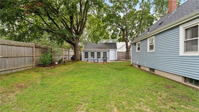 20 Manor Road, Cranston, RI 02920