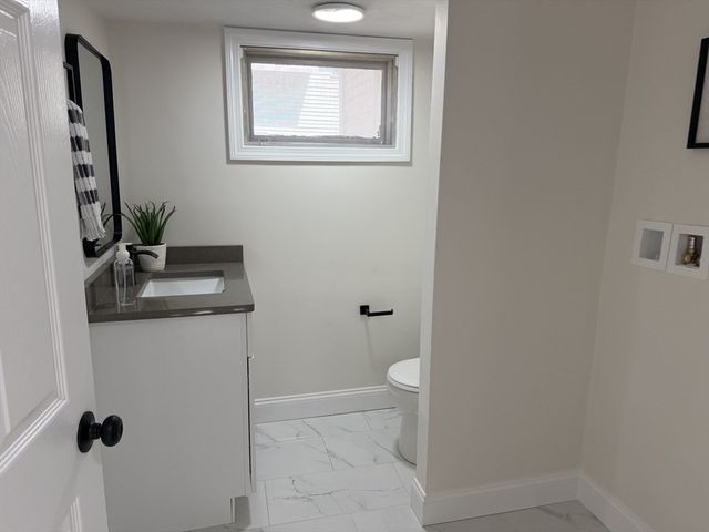 47 Ideal Rd, Worcester, MA 01604