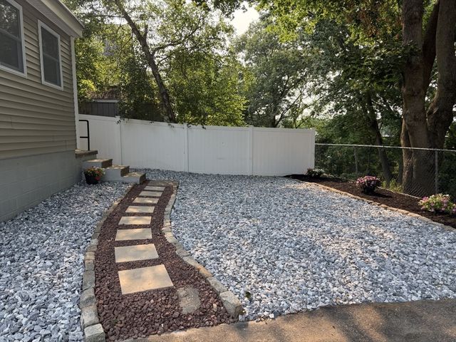 47 Ideal Rd, Worcester, MA 01604