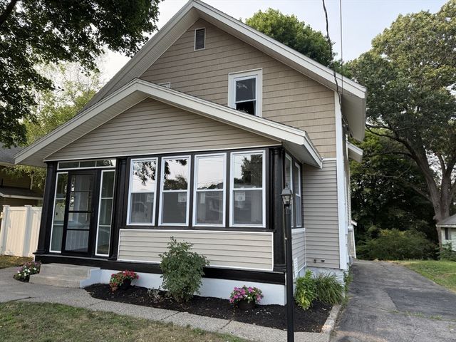 47 Ideal Rd, Worcester, MA 01604
