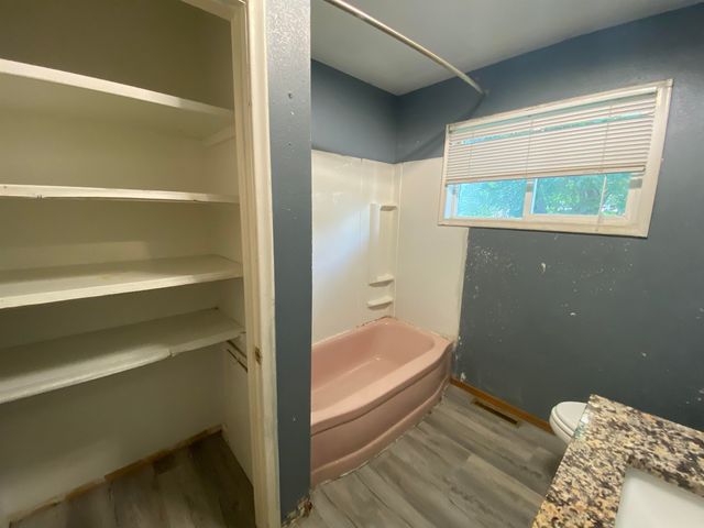 1948 3rd St NW, Minot, ND 58703