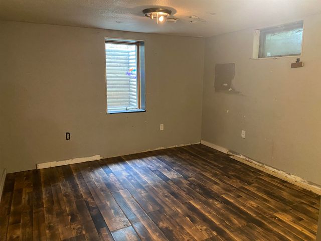 1948 3rd St NW, Minot, ND 58703