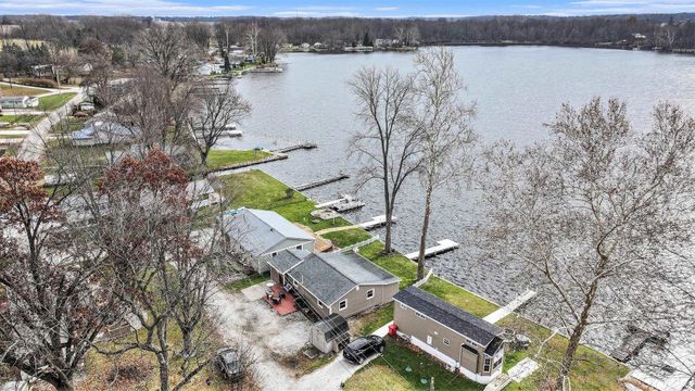 5445 W Warren Street, Silver Lake, IN 46982