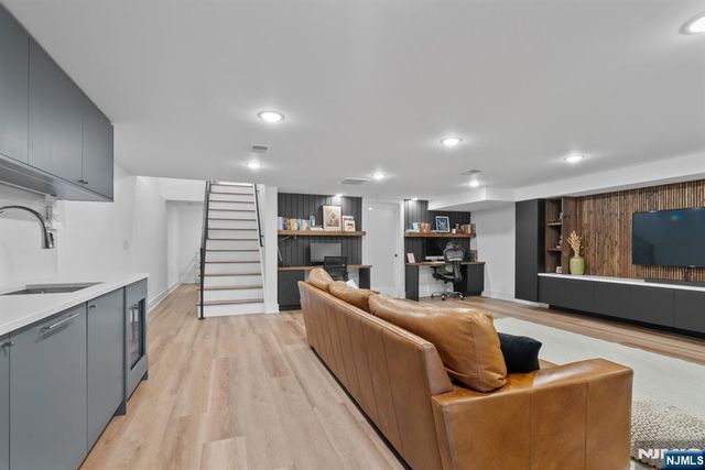 10 Bright Street 1, Jersey City, NJ 07302