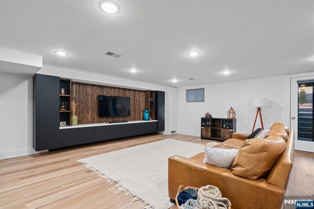 10 Bright Street 1, Jersey City, NJ 07302