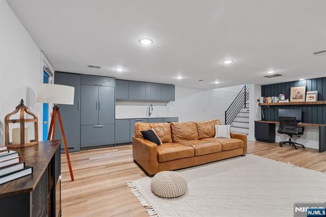 10 Bright Street 1, Jersey City, NJ 07302