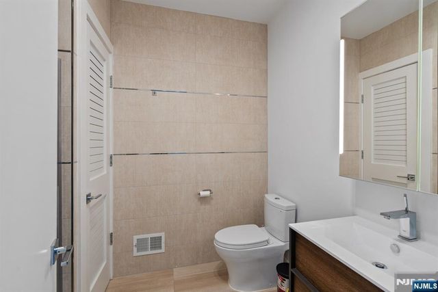 10 Bright Street 1, Jersey City, NJ 07302