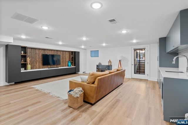 10 Bright Street 1, Jersey City, NJ 07302