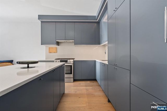 10 Bright Street 1, Jersey City, NJ 07302